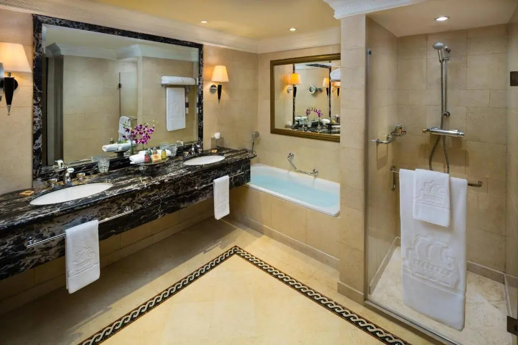 Ambassador Double Suite with view (full double bed)