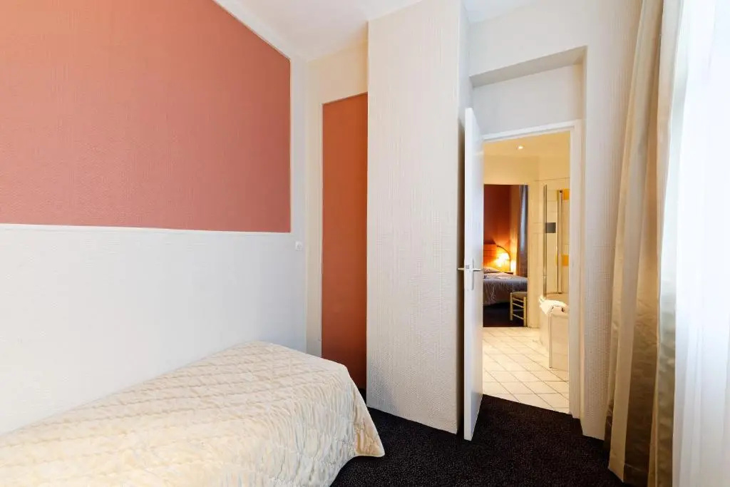 Economy room