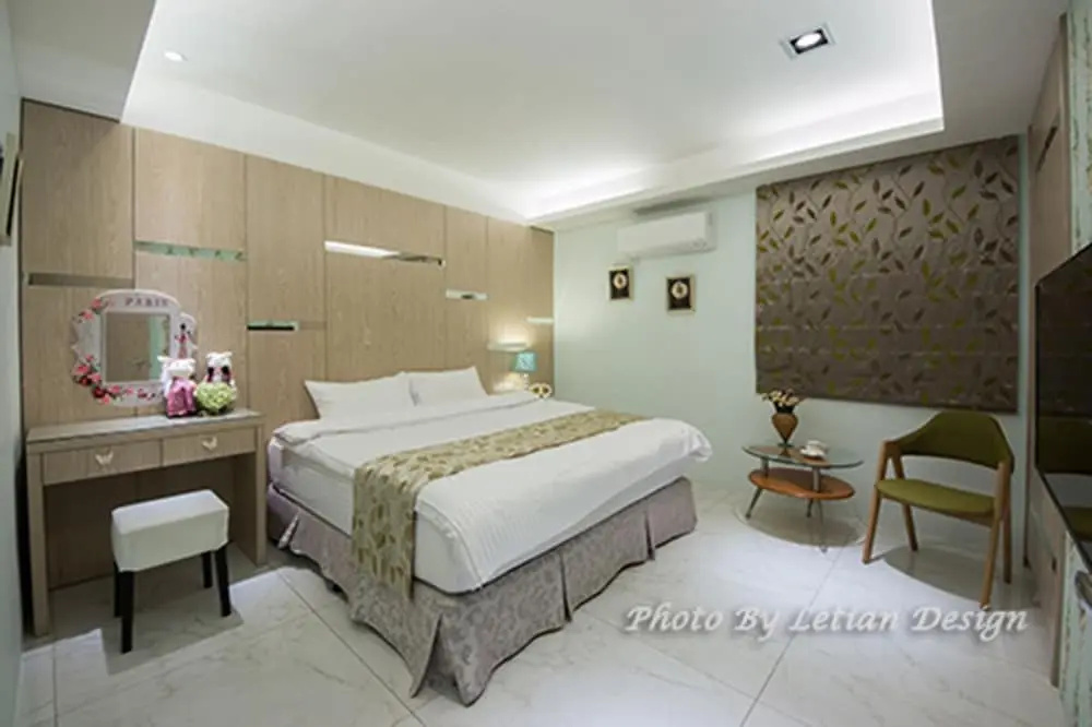 Standard Double room with balcony (full double bed)