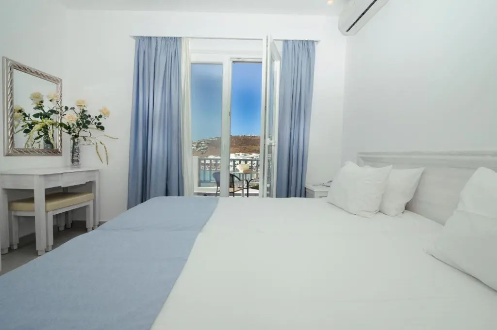 Standard Double room with sea view (full double bed)