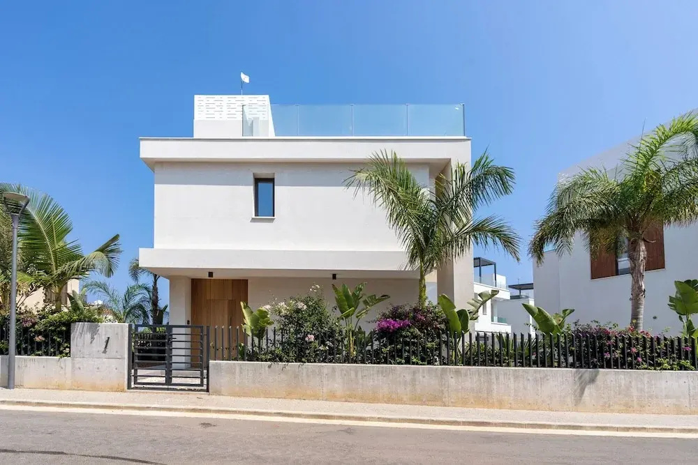 Villa Flora's 3-BR Retreat & Private Pool in Protaras