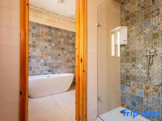 Naduri - 3 bedrooms (sleeps 7 + 2 kids) Nadur village