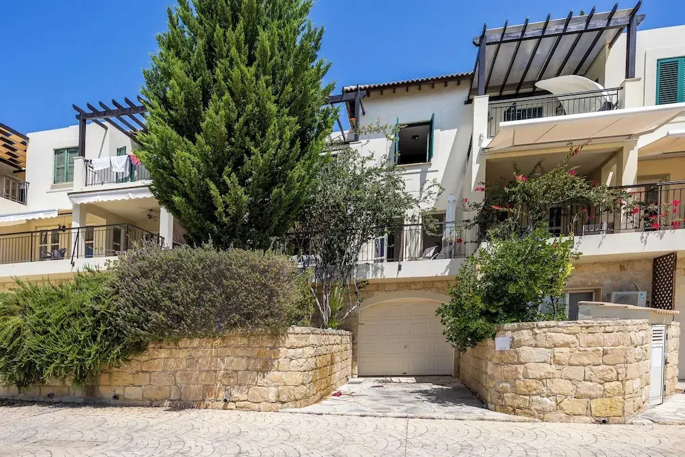 J1 Holiday House Adjacent to Aphrodite Hills - Sea View