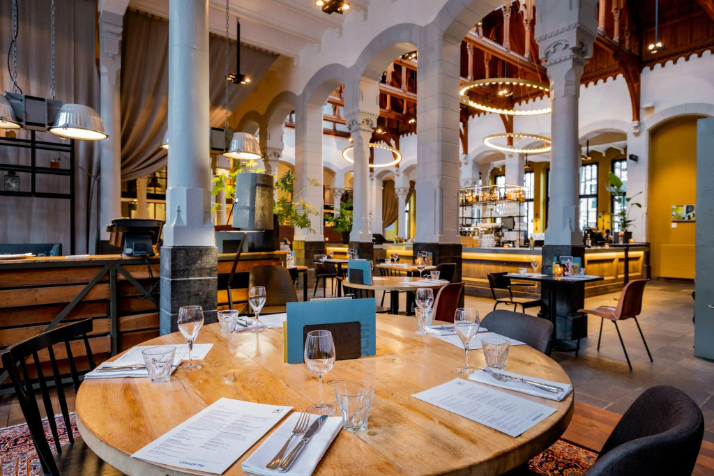 Post-Plaza Hotel & Grand Café - Général