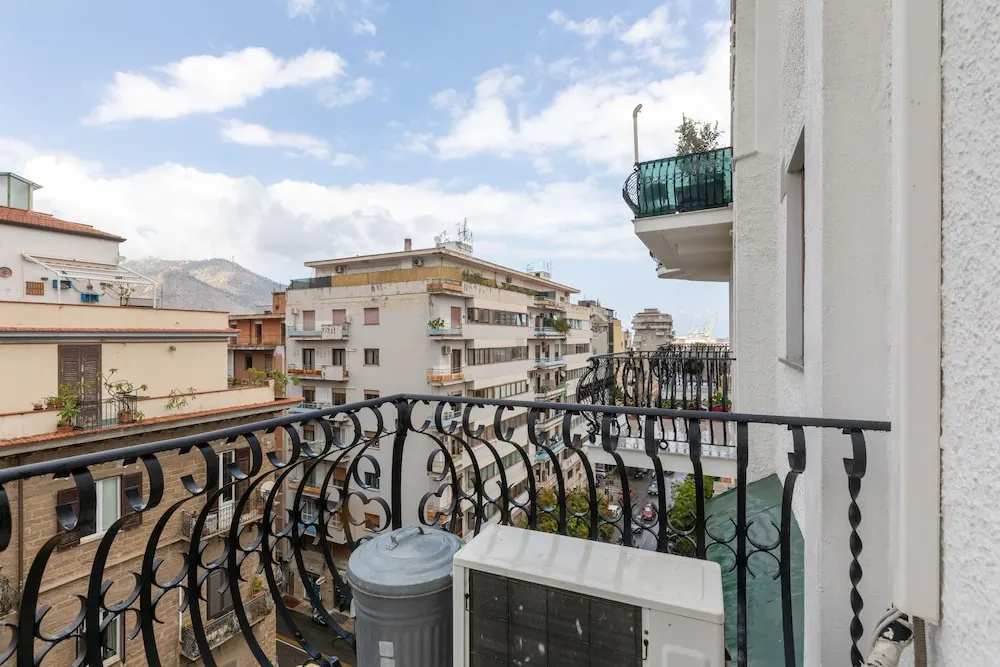 Politeama Lovely Apartment With Balcony