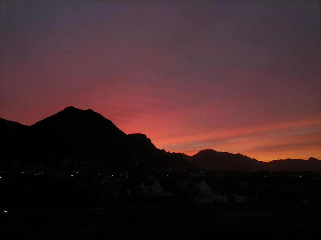 Muizenberg Mountain View Apartment