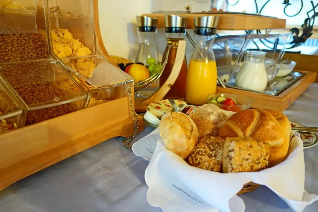 Food & Beverage