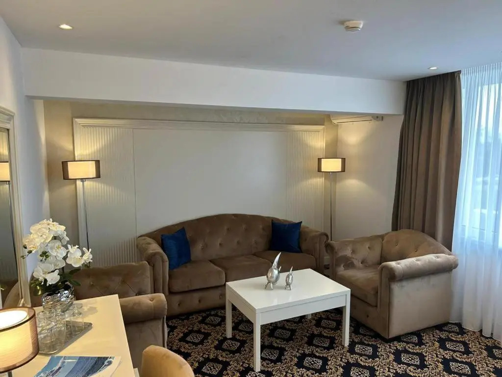 Deluxe Apartment