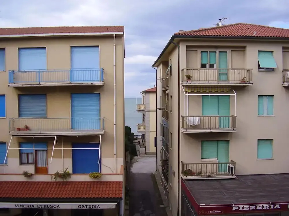 Central Area Close to the Beach-rif Franco