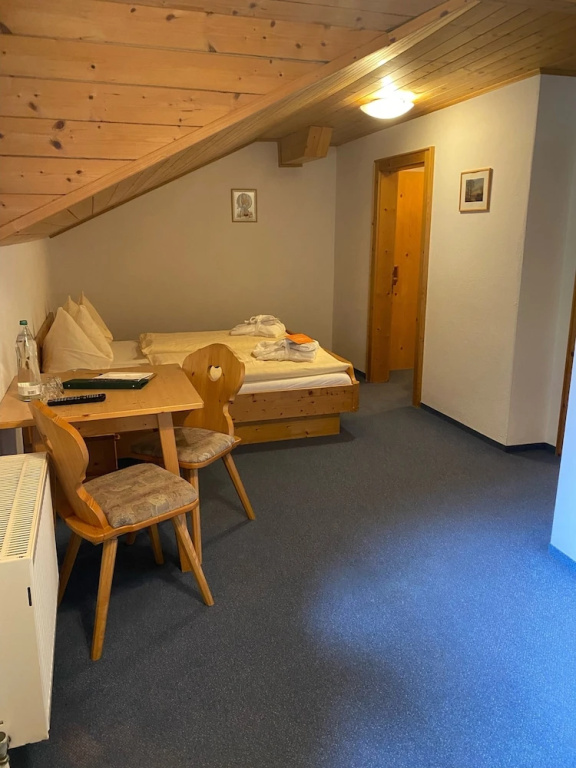 Standard Double room with balcony and with mountain view (full double bed)