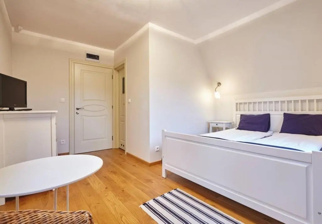 Standard Double room with balcony (full double bed)