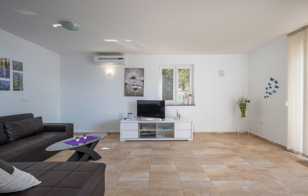 Отель Awesome Apartment in Omisalj With 2 Bedrooms and Wifi, фото 5