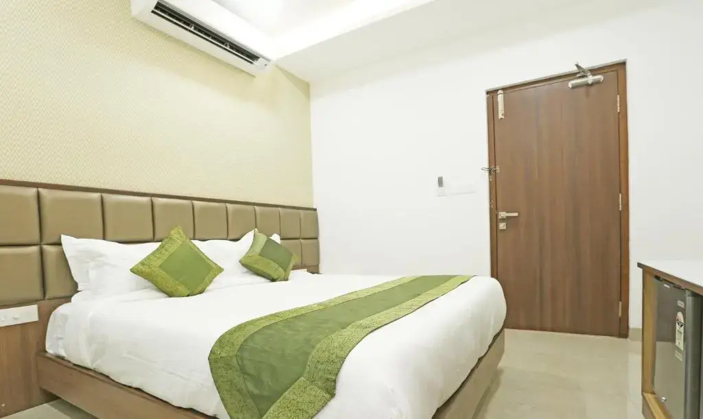 Deluxe Single room (single bed)