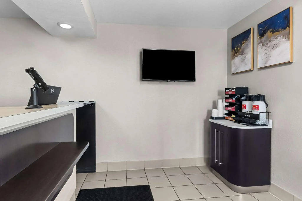 Econo Lodge - фото 5