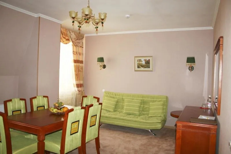 Double Suite (full double bed)