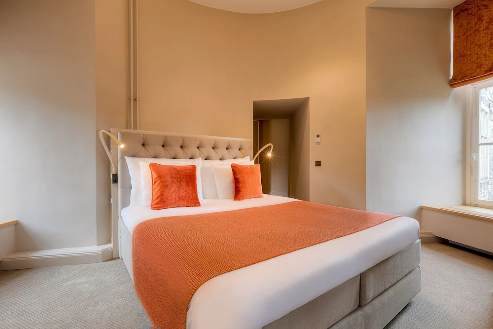 Premium Double Suite with garden view full double bed