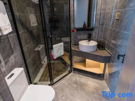 Madrigal hotel 165