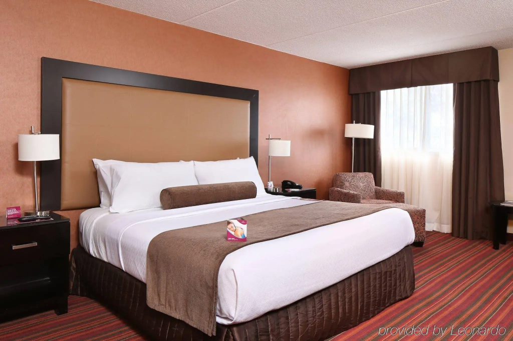 Sheraton Grand Rapids Airport Hotel — фото 6
