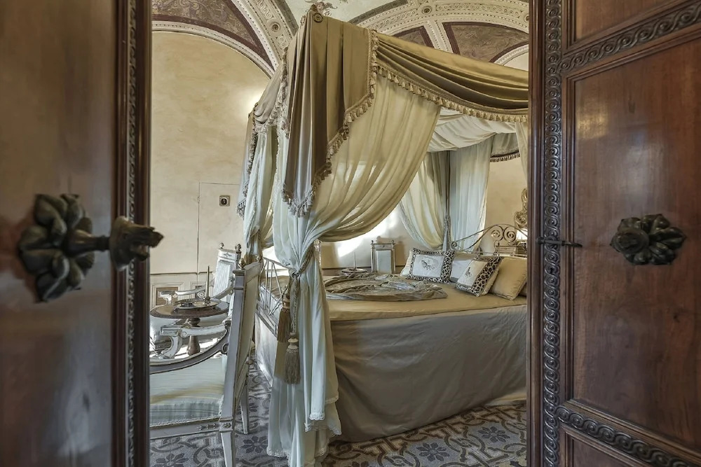 Palazzo Coli Bizzarrini Image 6
