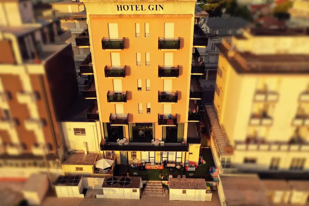 Hotel Gin