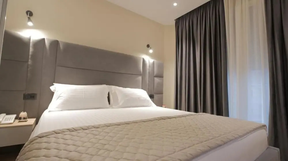 Deluxe Double room with balcony (full double bed)