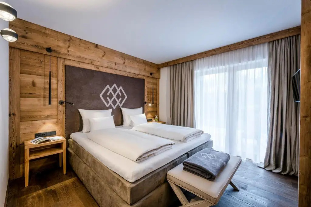 3 Bedrooms Apartment