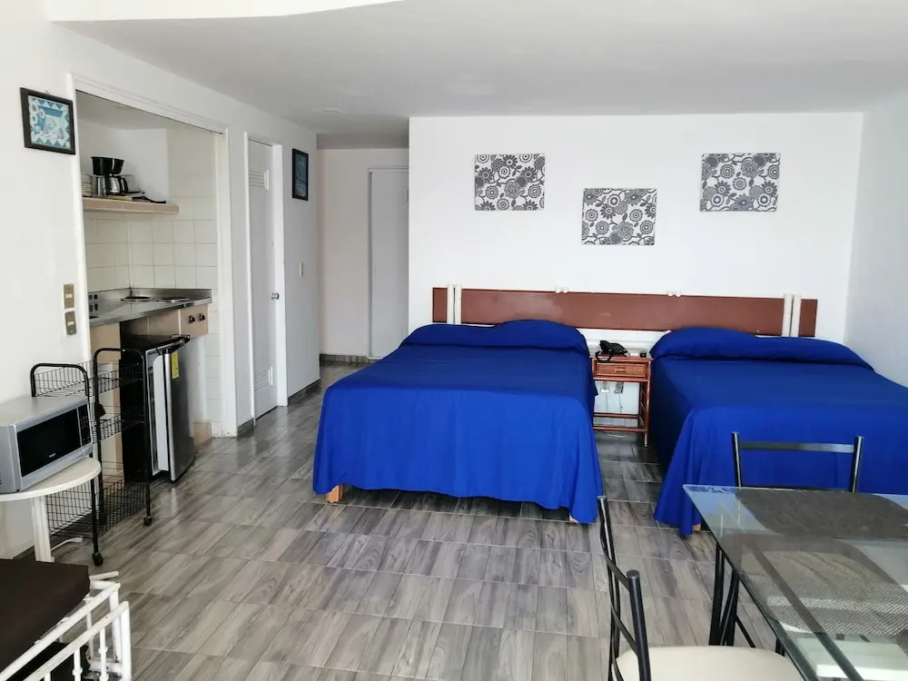 Beautiful Twin Towers Suite With Balcony and Stunning sea View