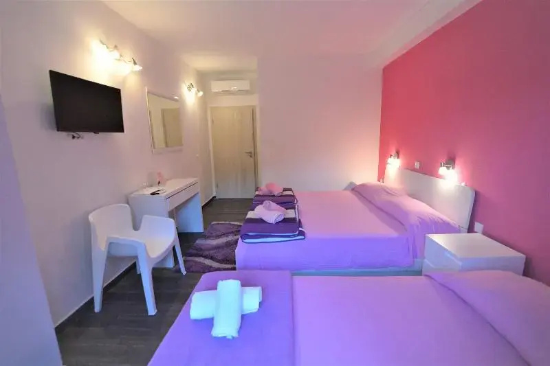 Standard Triple room with balcony
