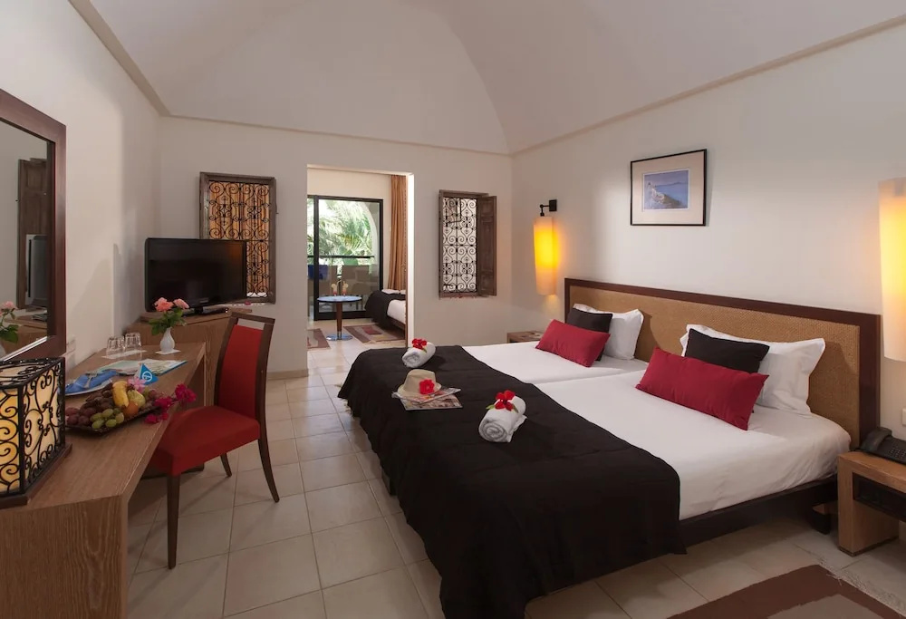 Standard Triple room with water view