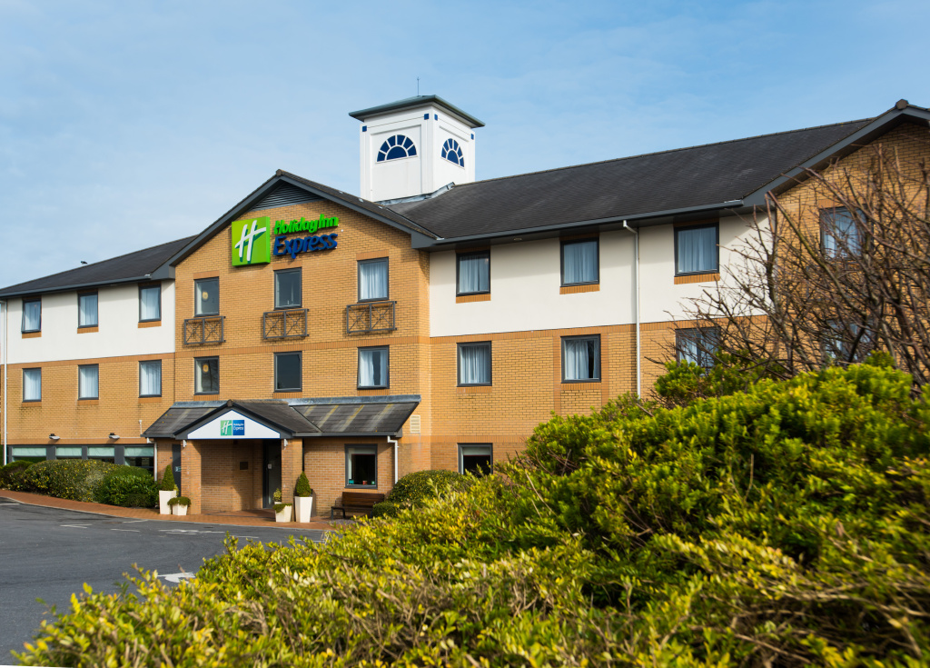 Holiday Inn Express Swansea - East by IHG