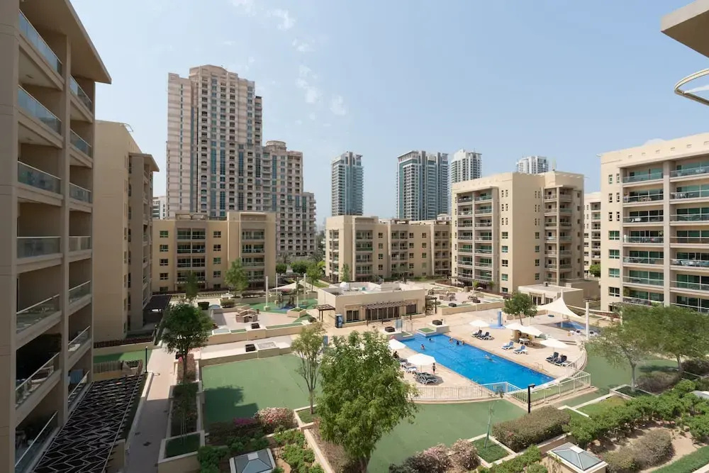 Luxurious Apt with Balcony The Greens Dubai