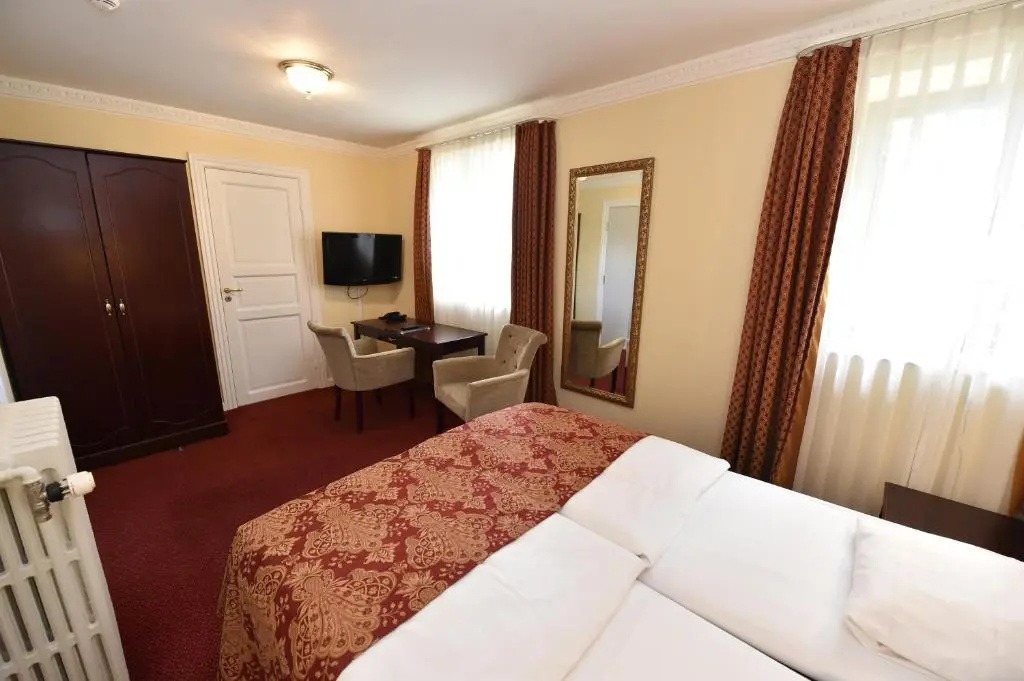 Economy room