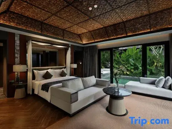 2 Bedrooms Quadruple Villa