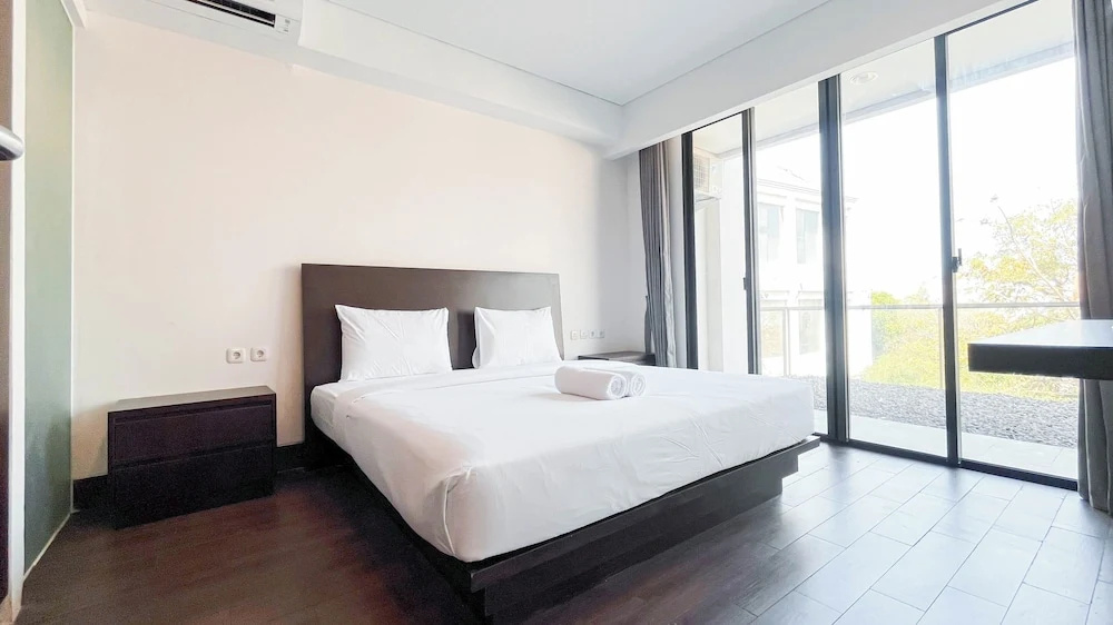 Scenic And Comfortable 2Br (No Kitchen) Apartment At Skales Residence Nusa Dua Bali — фото 1