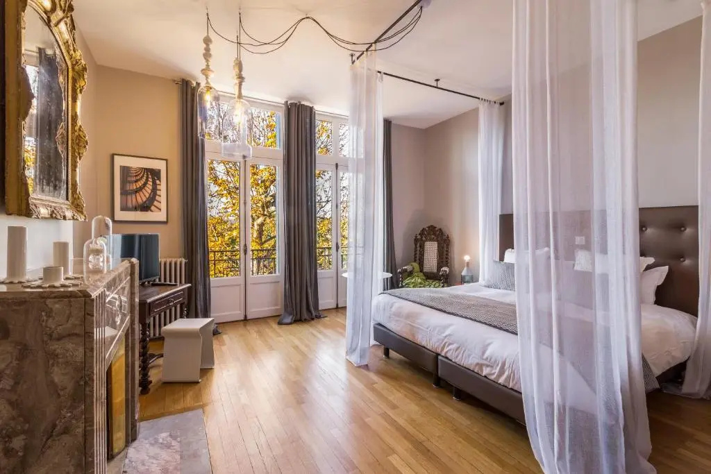 Standard Double room with balcony (full double bed)