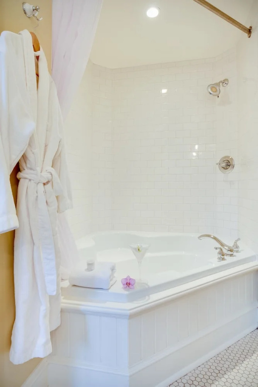 Standard Double room with garden view (full double bed)