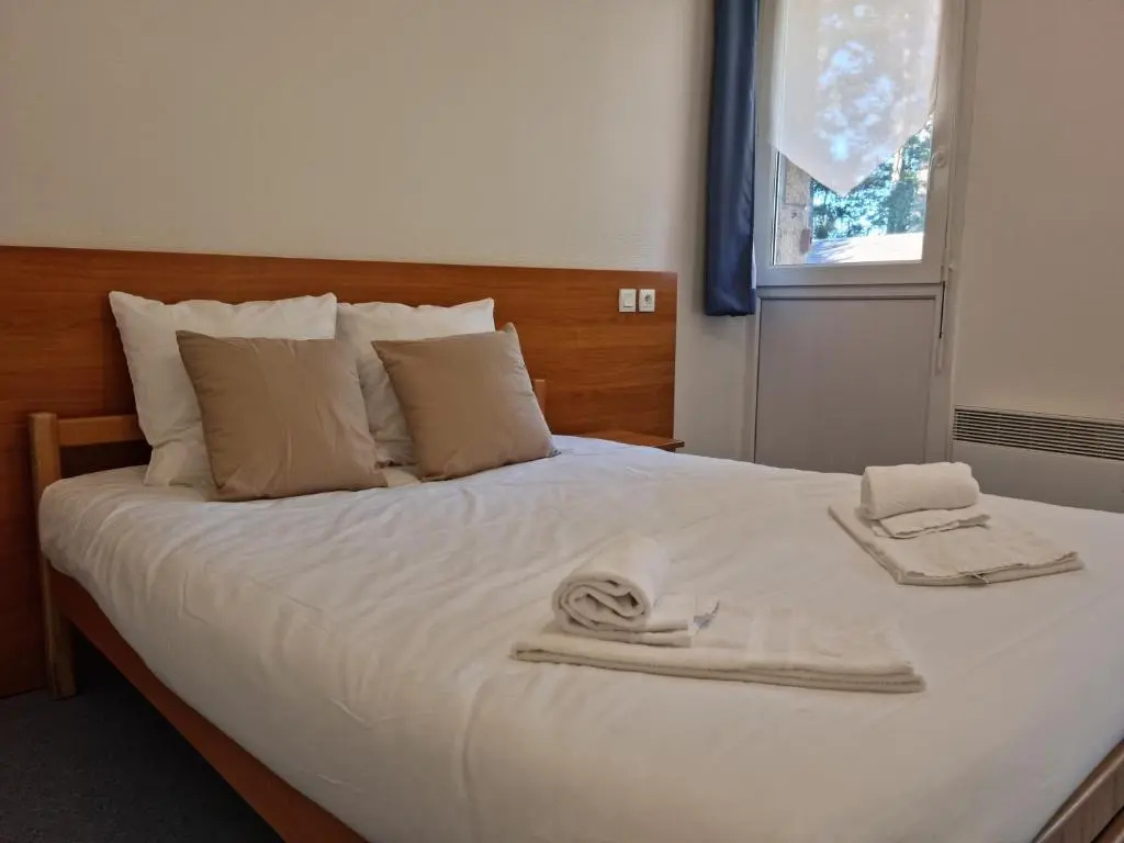 Standard Double room (full double bed)