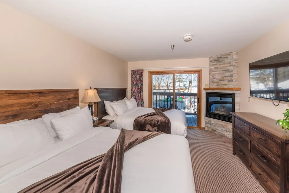 Quadruple Suite
