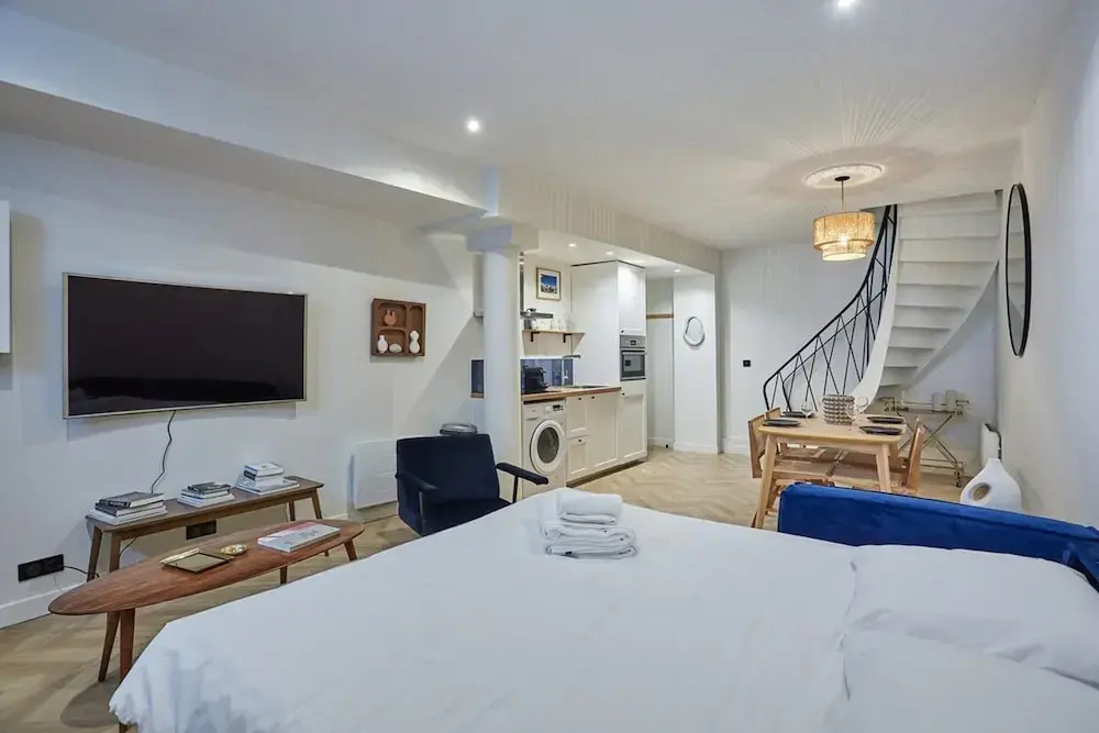Superb Duplex Apartment Center of Paris