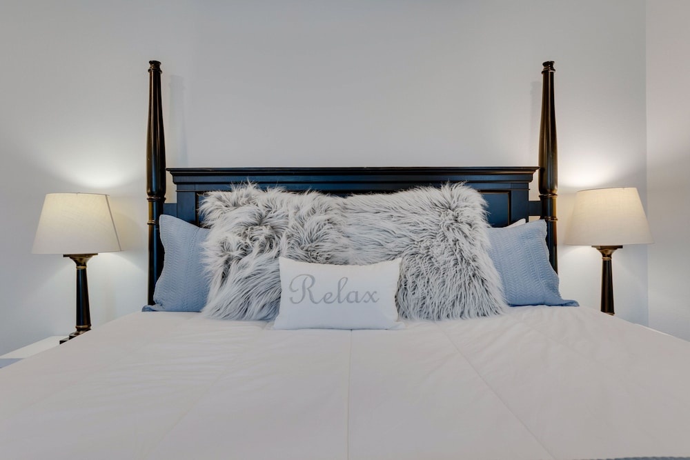 Beach House 2 on Lake LBJ - Sleeps 24 — 5