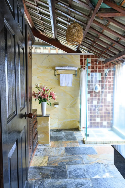Grand Double Bungalow with garden view (full double bed)