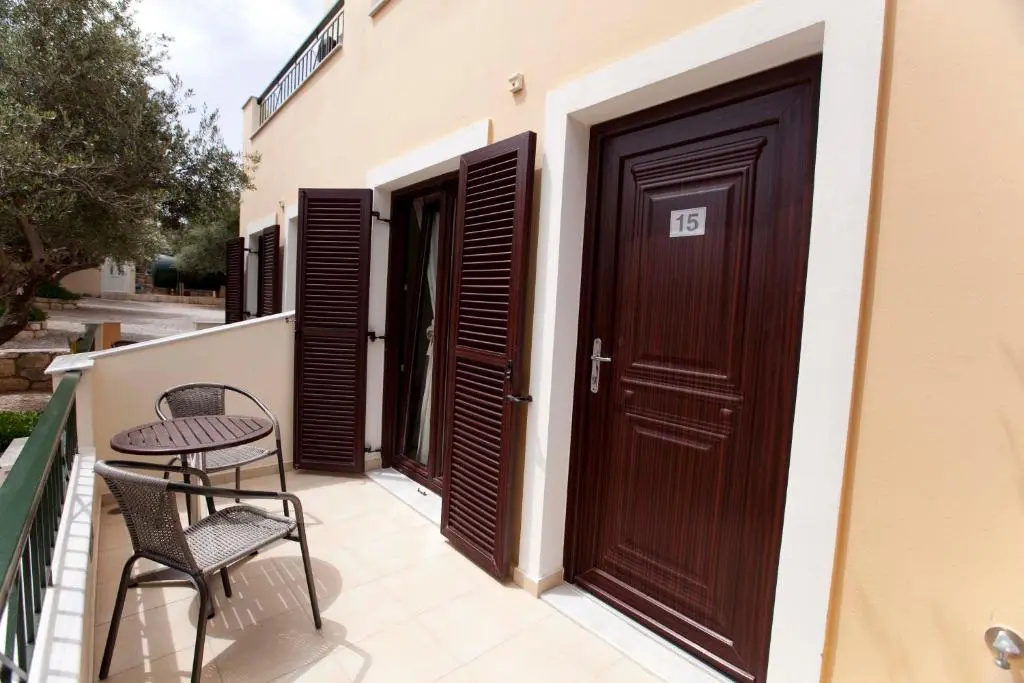 Standard Double room with garden view (full double bed)