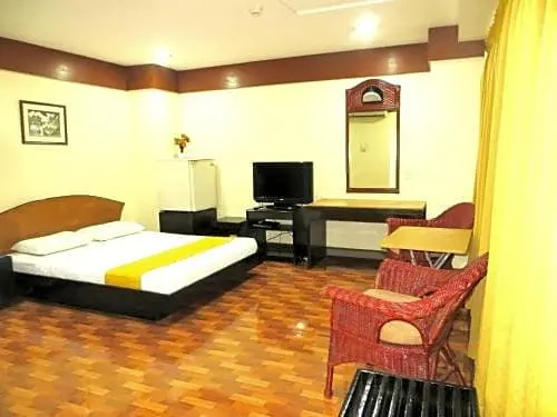 Deluxe Double room (full double bed)