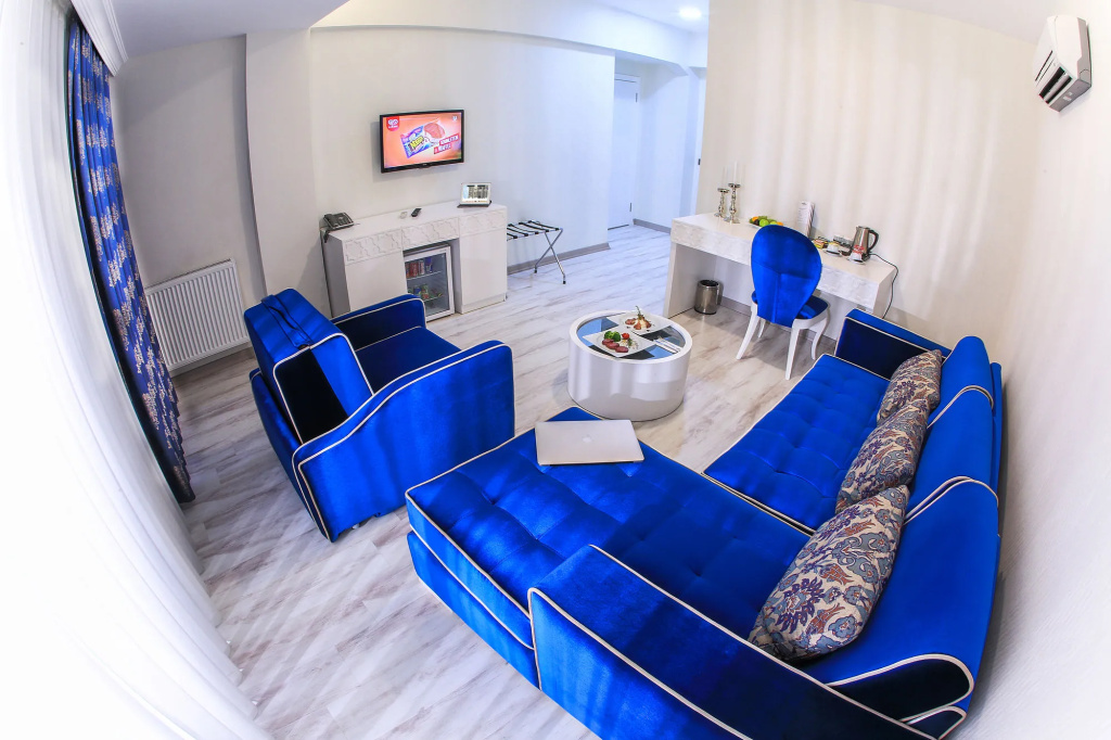Demonti Otel - Général