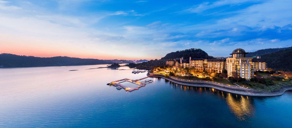 Beach & Waterfront