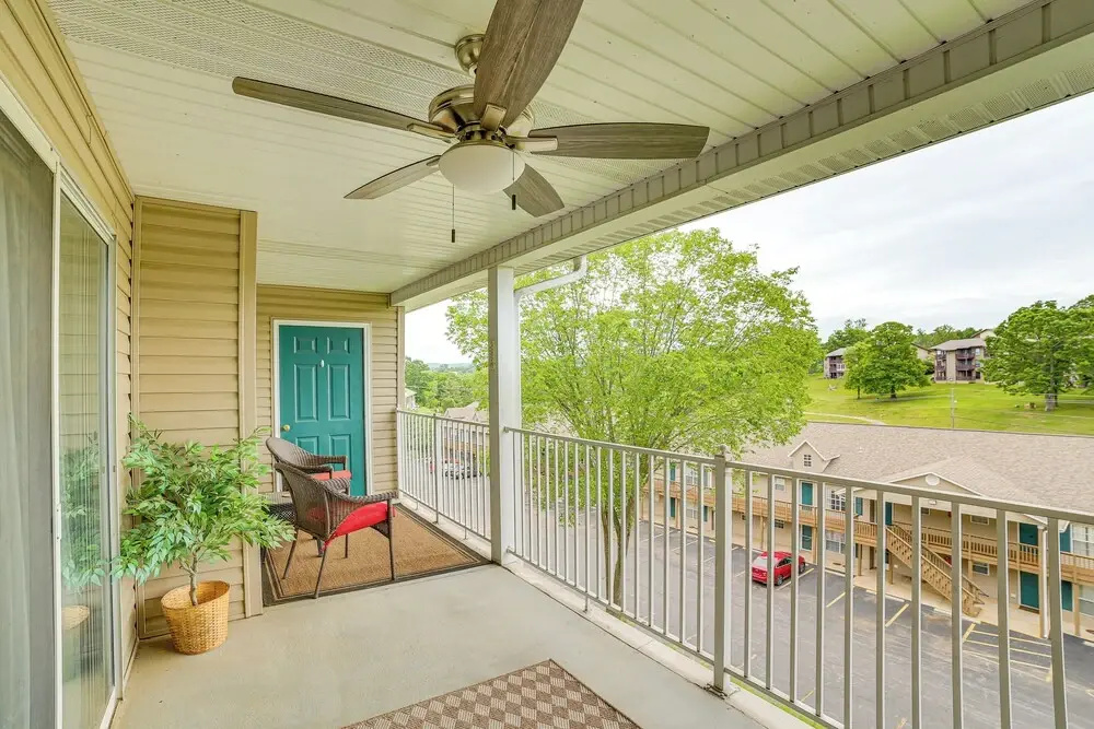 3 Mi to Branson Strip: Condo w/ Balcony!