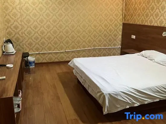 Business Double room (full double bed)