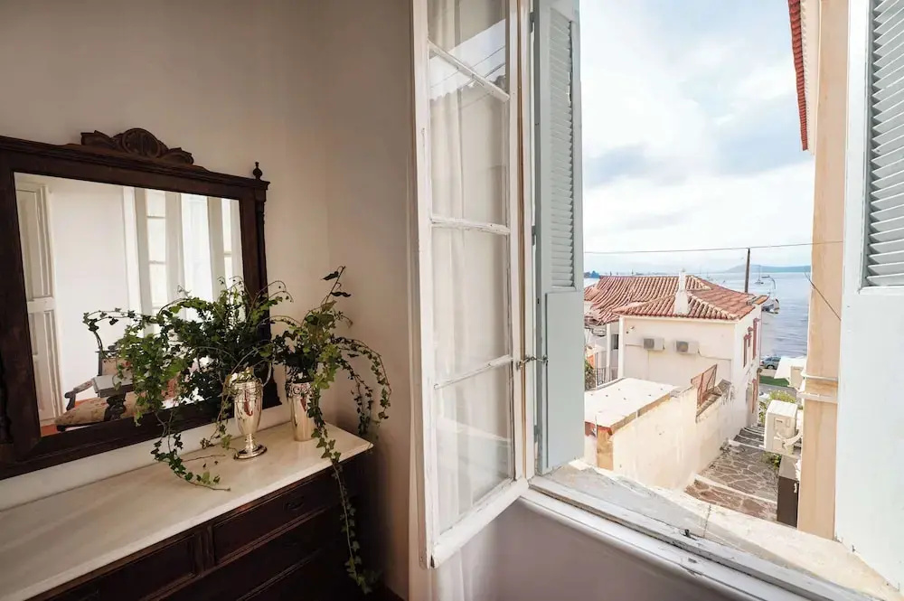 Akanthos Poros Chic Seaside Retreat Built in 1904