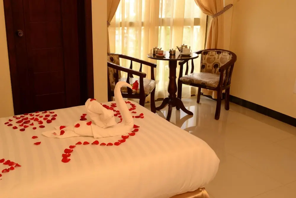 2 Bedrooms Economy Double room with view (twin beds)