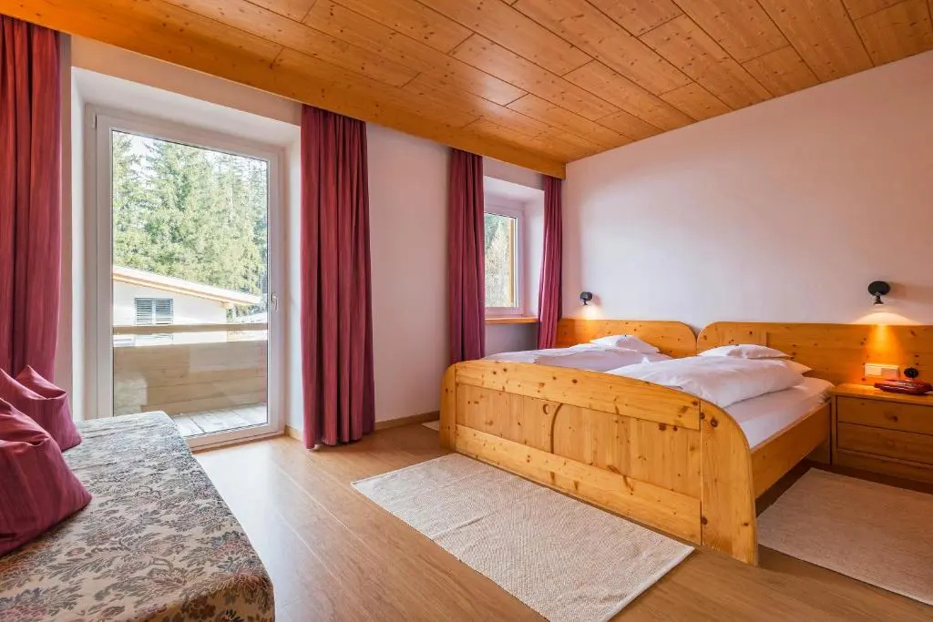 Standard Double room with balcony (full double bed)